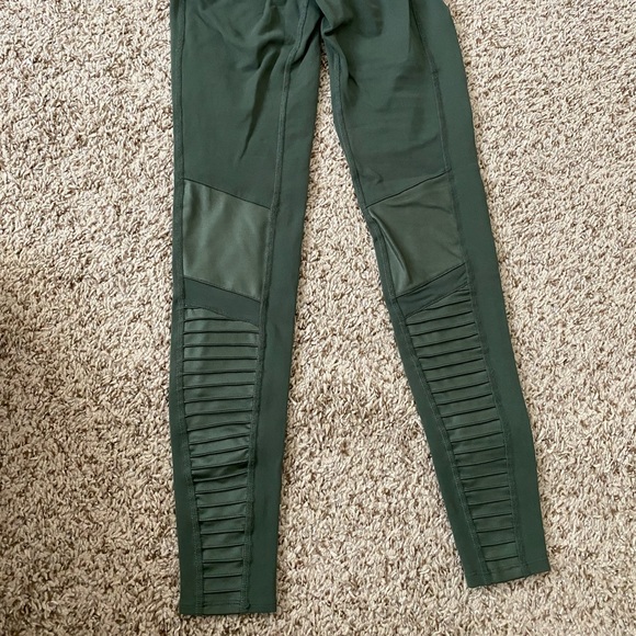 Alo Moto Leggings - Picture 2 of 4